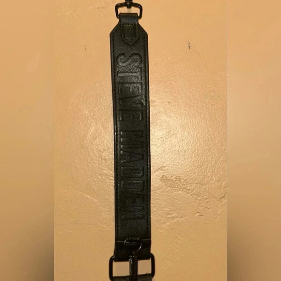 STEVE MADDEN BZoia Black Quilted Crossbody With Accessory Pouch. - Picture 9 of 9